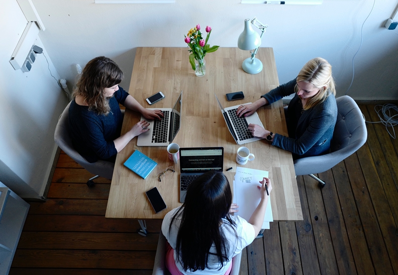 hot desk benefits