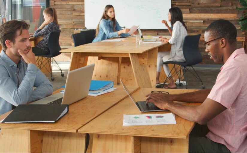 Hot Desking: Definition and Benefits