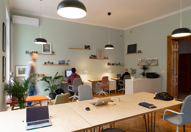 Fixed desks space has been shown to improve productivity