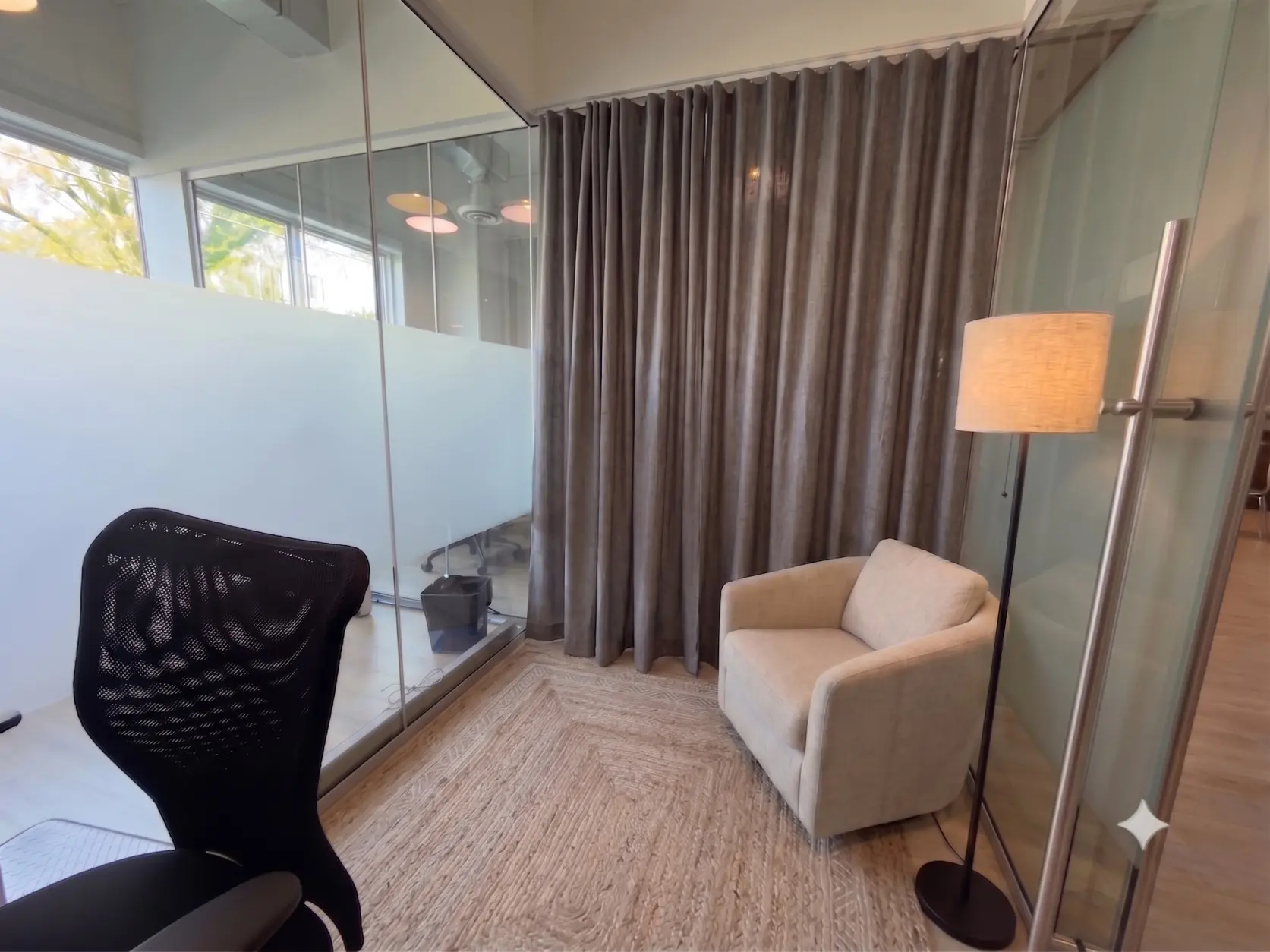 1-Person Private Office Oversize