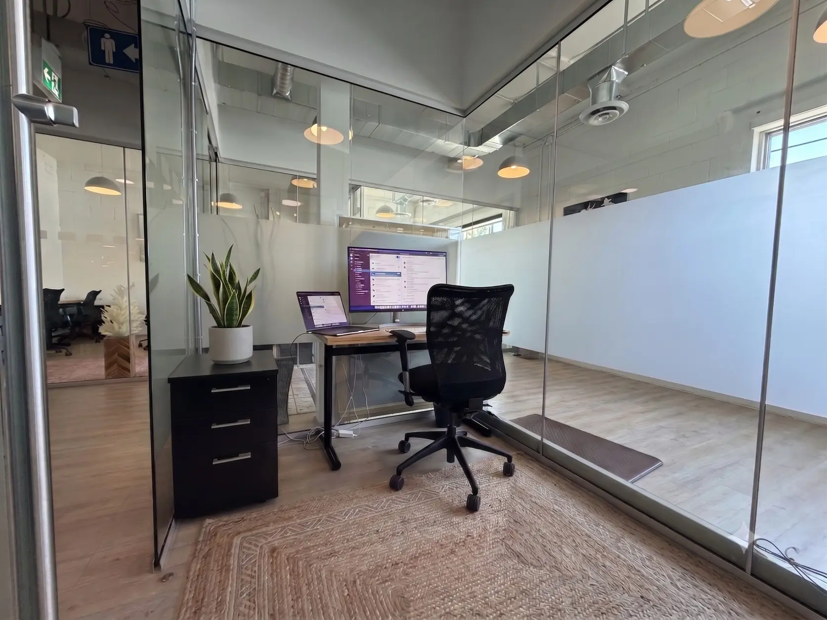 1-Person Private Office Oversize
