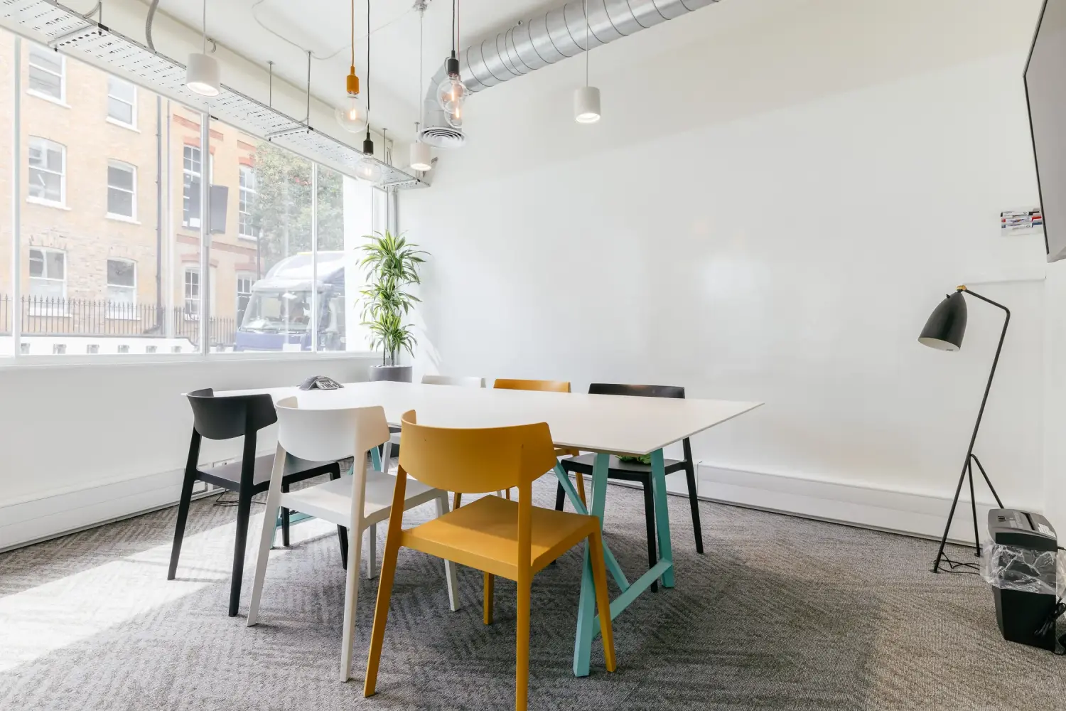 Radiant - Meeting Room