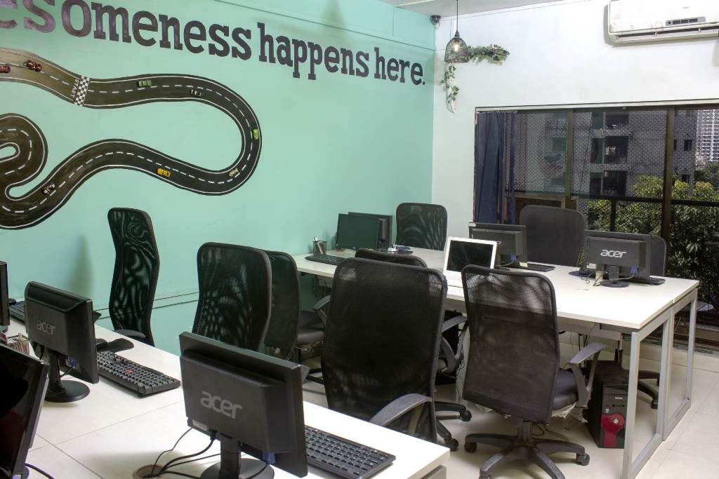 Affordable Fixed Desks, Mumbai