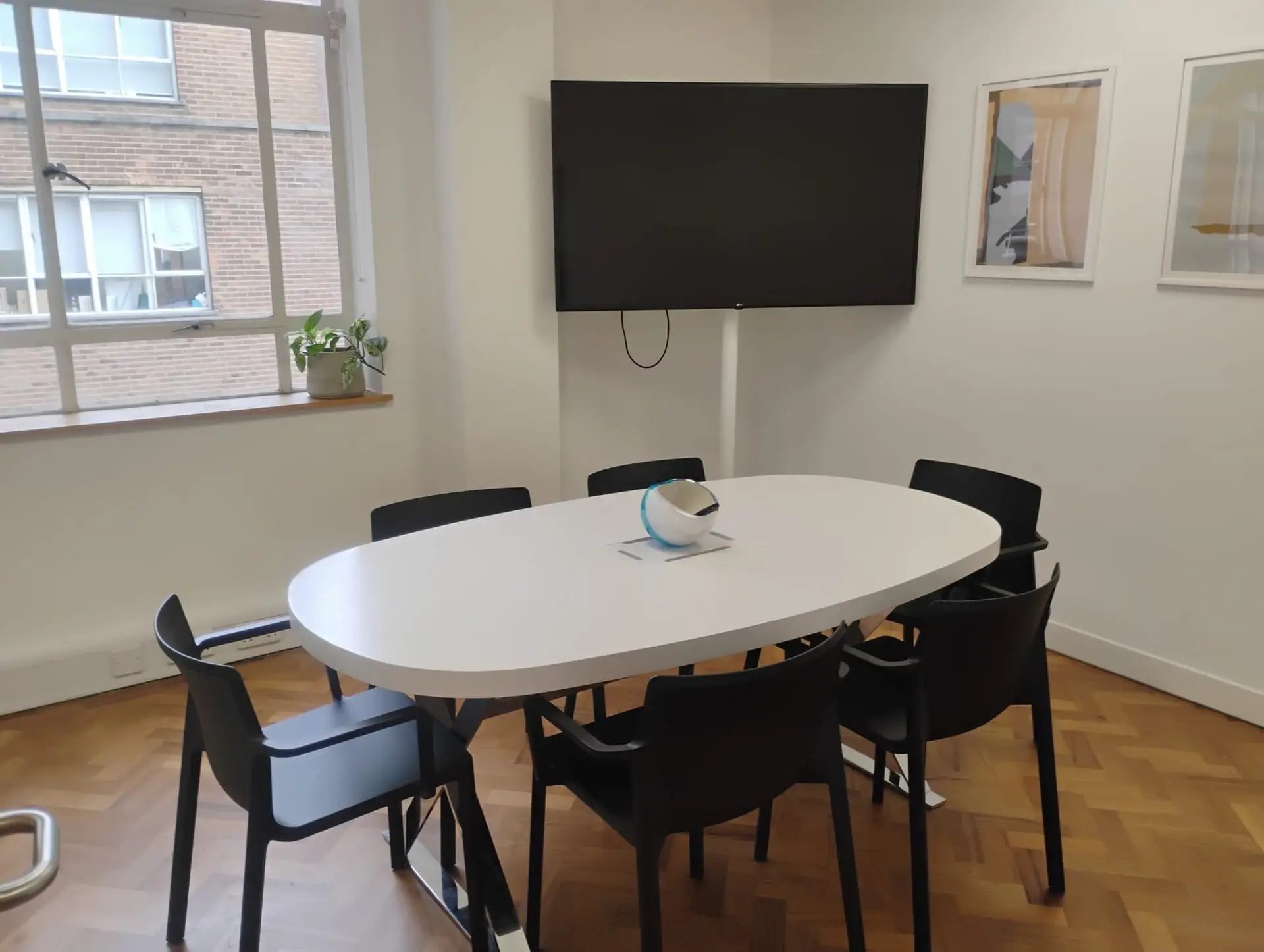 eOffice Holborn - Meeting Room up to 6 ppl