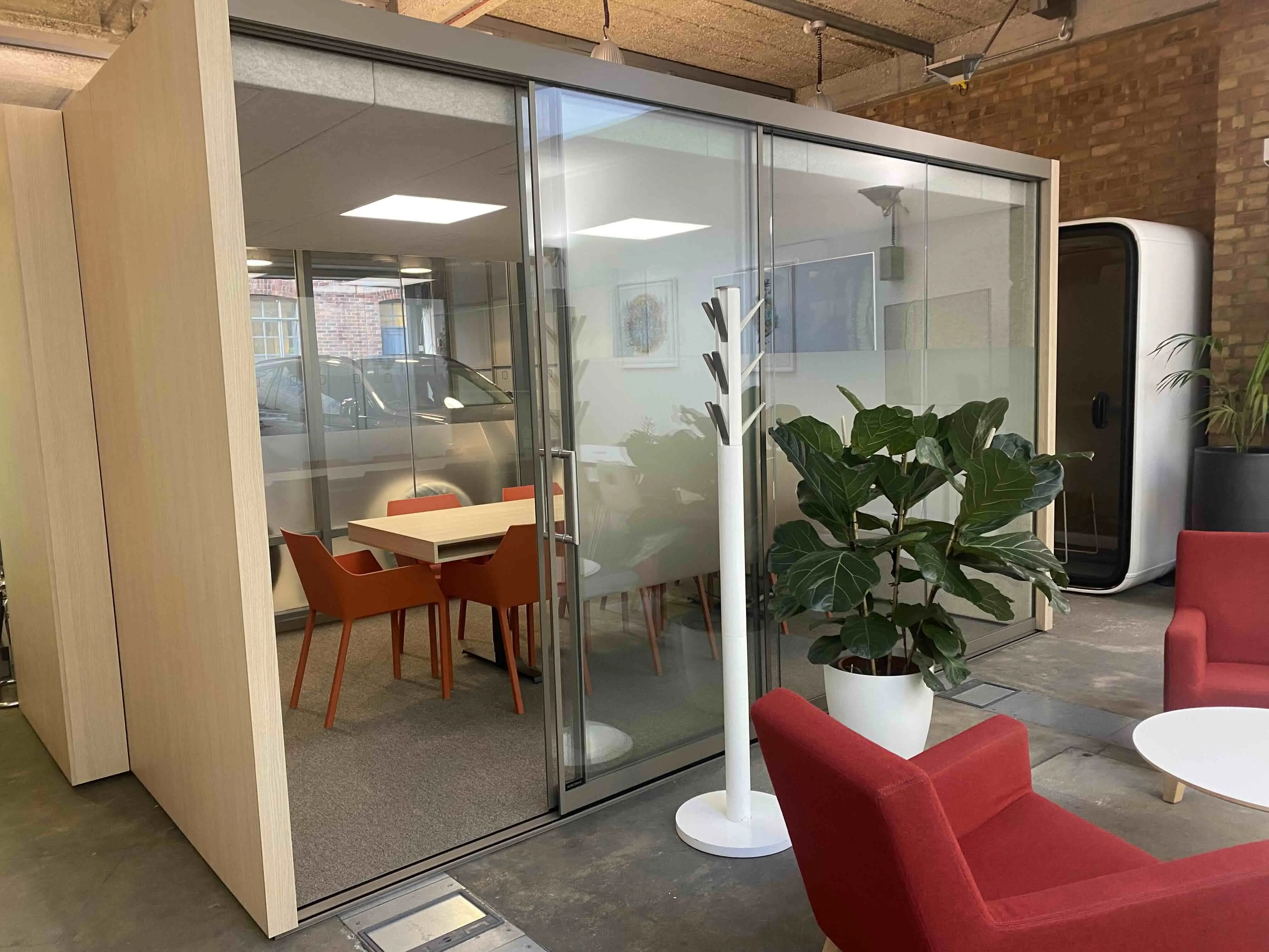 eOffice Soho HQ - Meeting Room up to 10 ppl