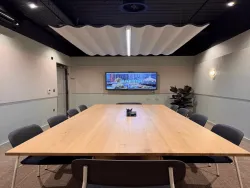 10 Person Meeting Room