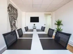 MEETING ROOM - 18M2 