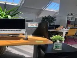 Hot Desk